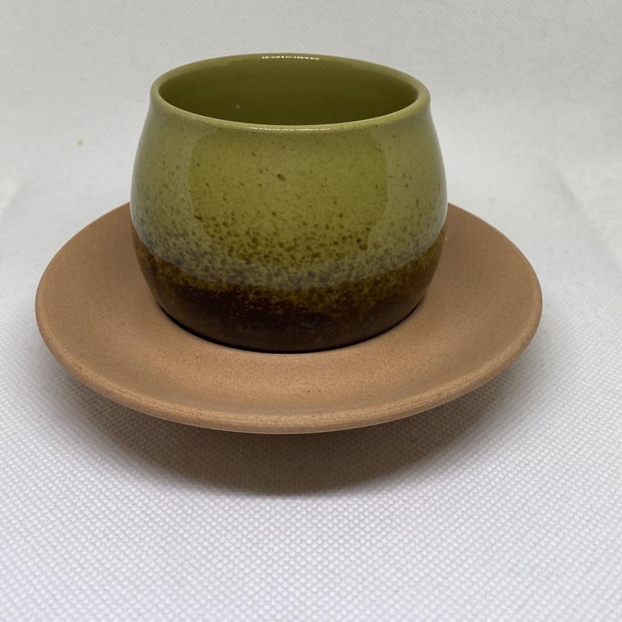 Brown ceramic cup with plate 144 ml