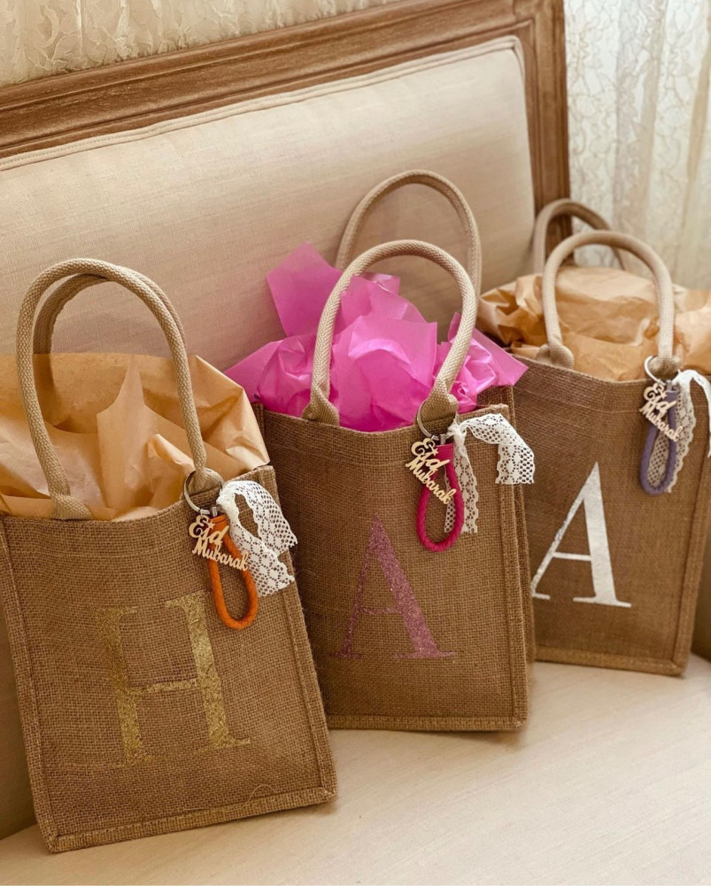 شنطة من الجوت مقاس S الاسم او الحرف فقط