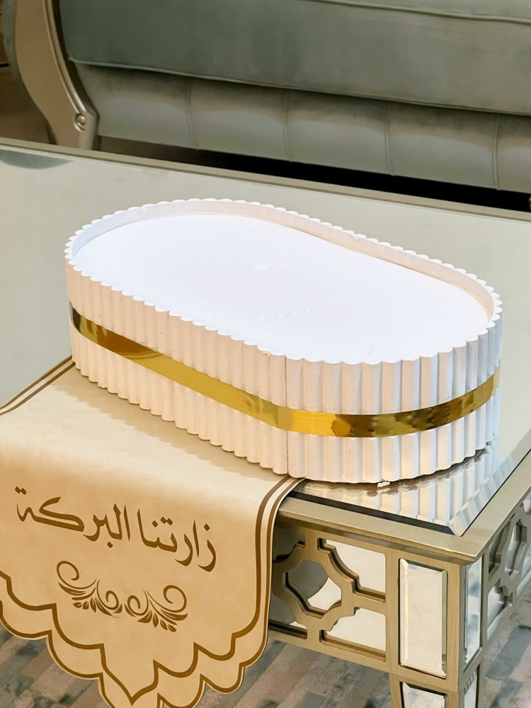 صينية شوكولاتة بيضاوي