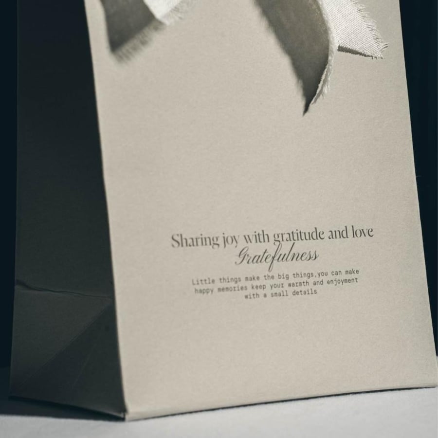 كيس الهدايا الأنيق - Gift bag medium