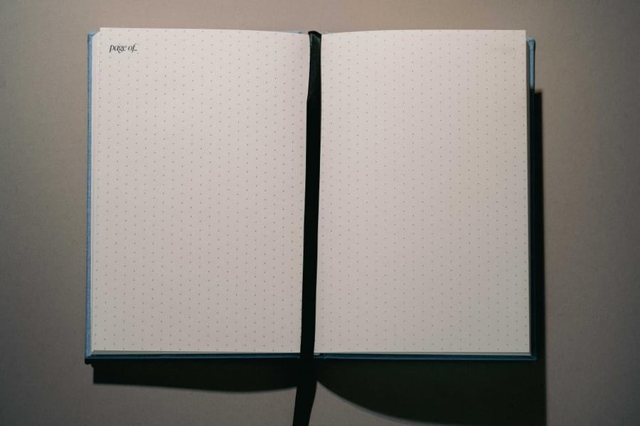 دفتر  لمساحتك الخاصه  - Page Of ( Blue)