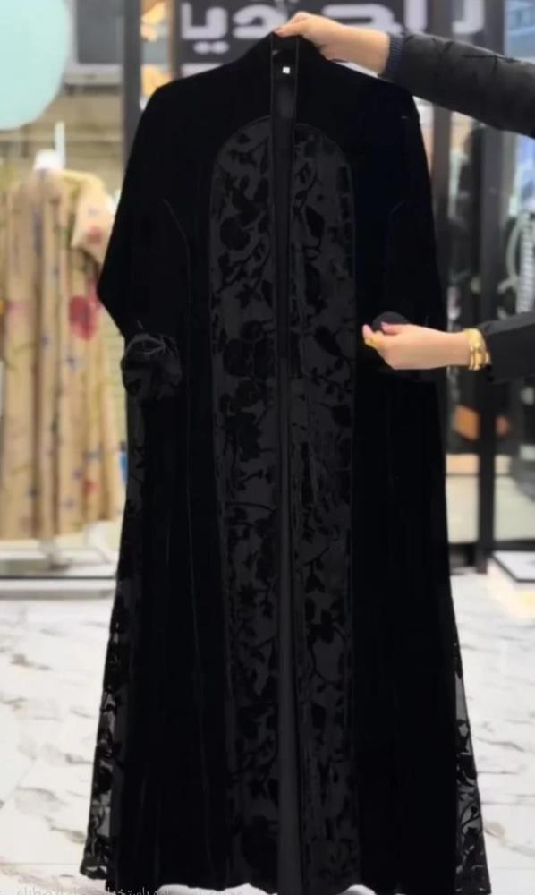 عباية شتوية فاخرة بتصميم ملكي
