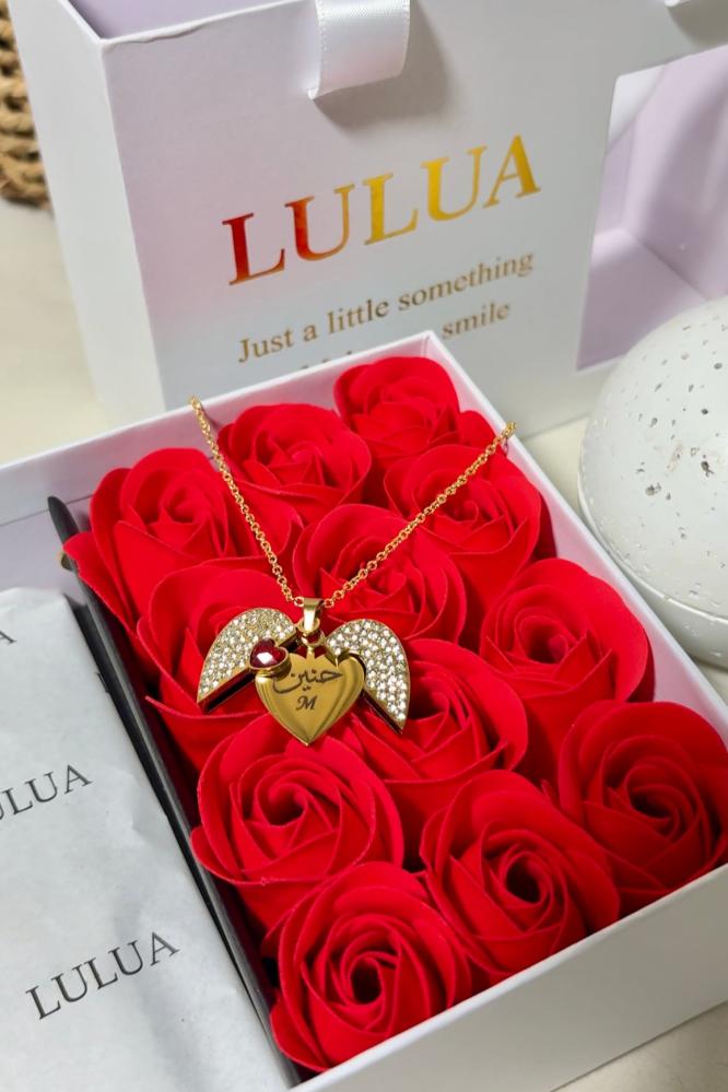 سلسال قلب الذكرى بالاسم مع بوكس ورد LULUA