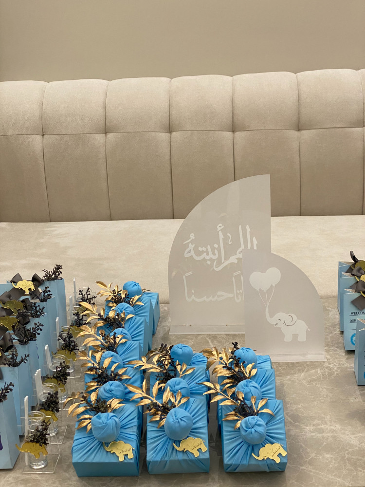 بكج 48  حبة لون سماوي مع رمادي مع قاعده طاولة