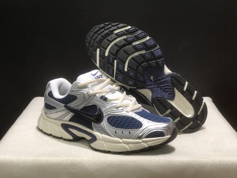 Nike V5 RNR "Blue Void/Wolf Grey"