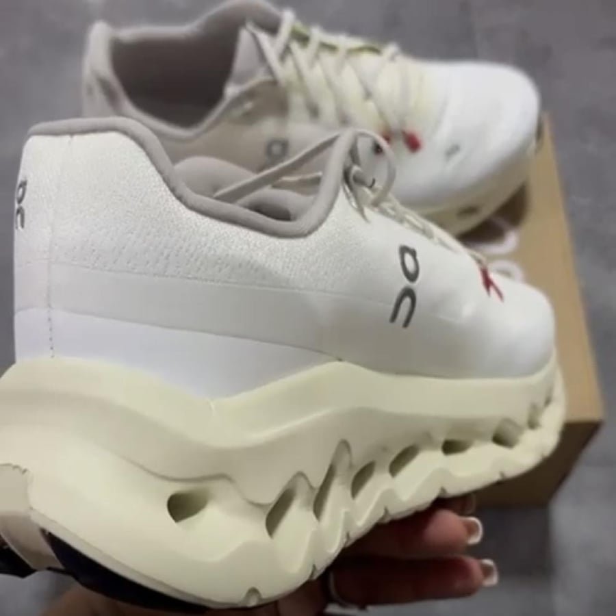 On Running Cloudtilt mesh sneakers