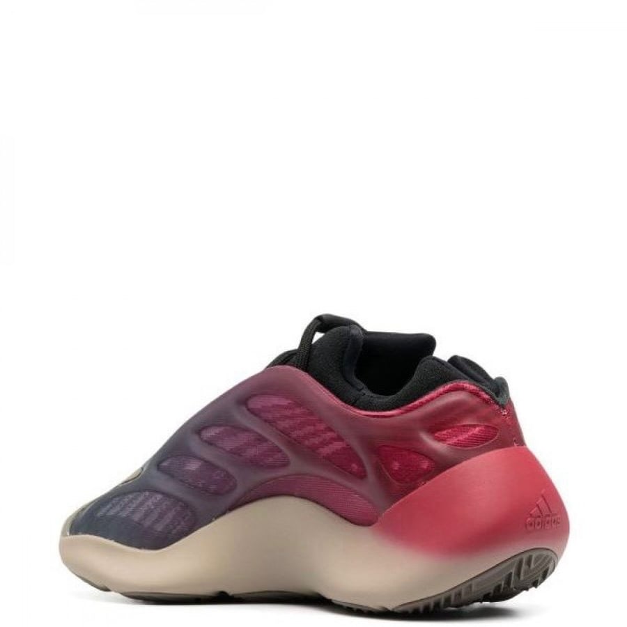 Yeezy 700 v3 ‘FADE CARBON