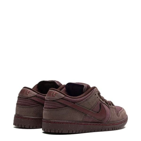 Nike SB Dunk Low "City of Love"