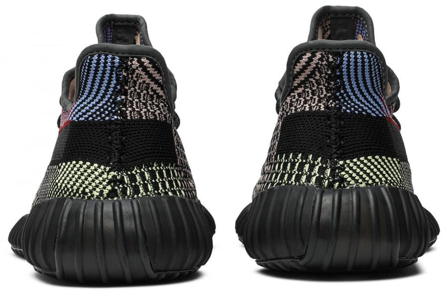 (مع انعكاس) Yeezy Boost 350 V2 Yecheil
