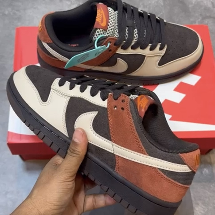Nike Dunk Low "Red Panda"