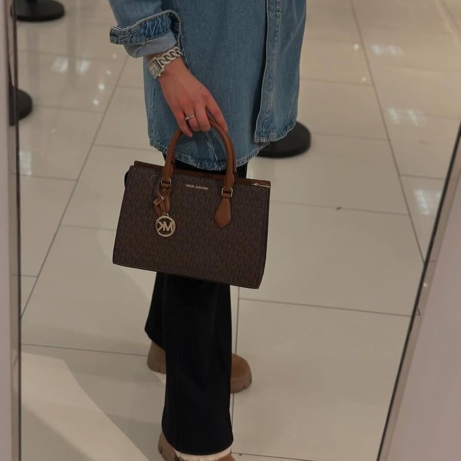 Sheila Medium