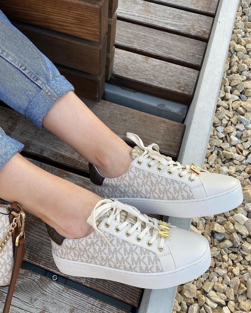 Poppy Color-Block Logo Sneaker