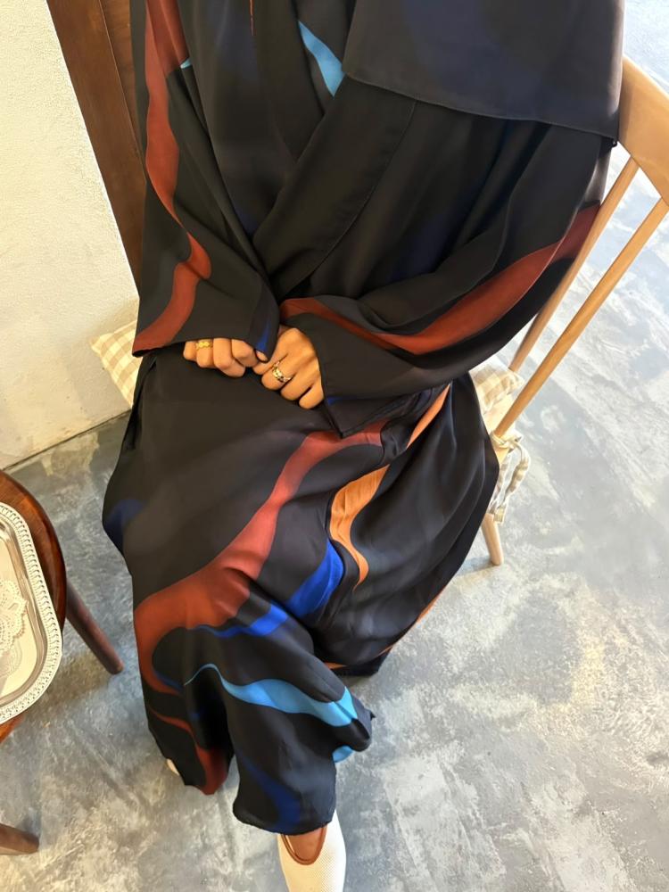 0239 ‎عباية :شيفون مبطن وطرحة ‎القصة: نص كلوش ‎