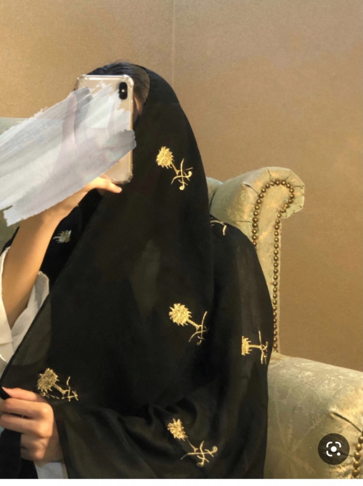 طرحه اسود سيفين ونخله ذهبي