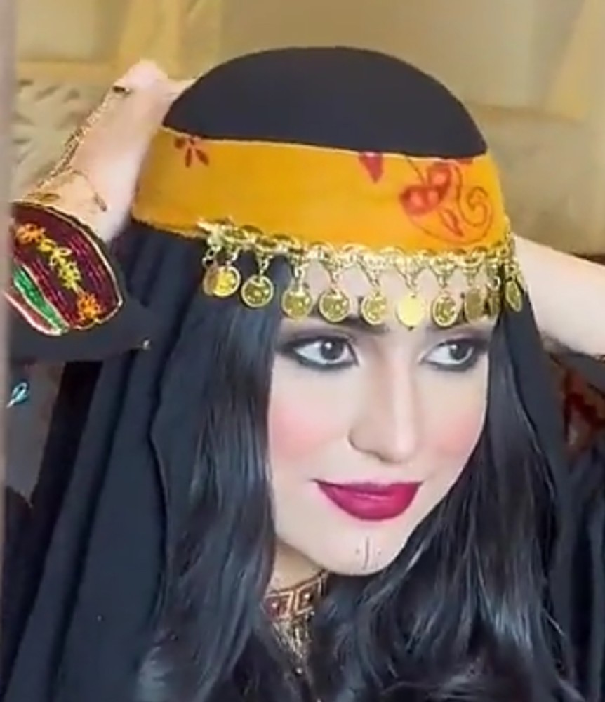 ربطه المنديل بجنيهات ذهبيه