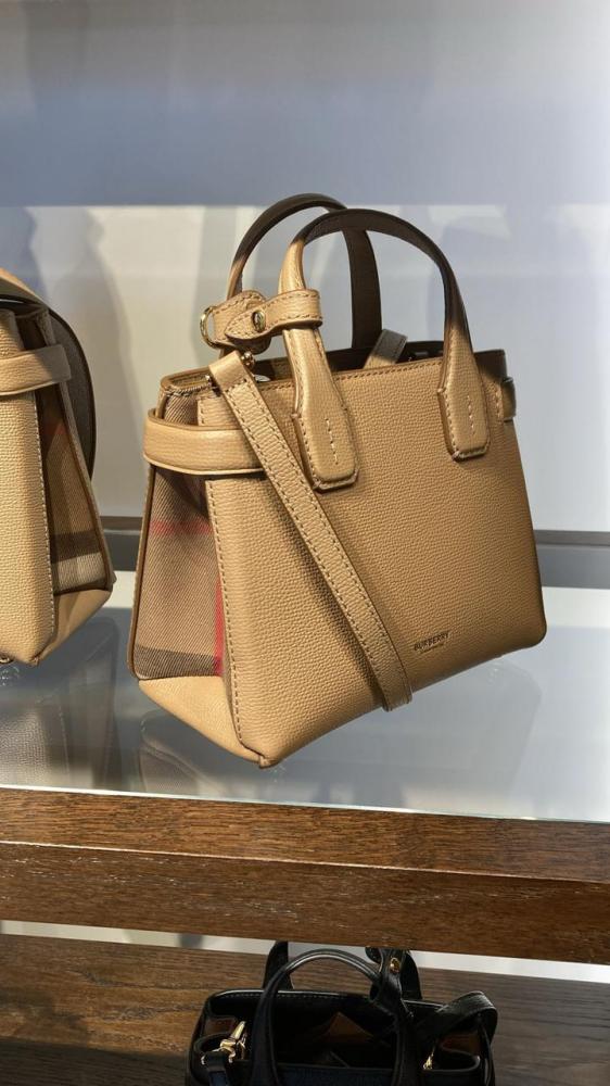 Burberry mini banner