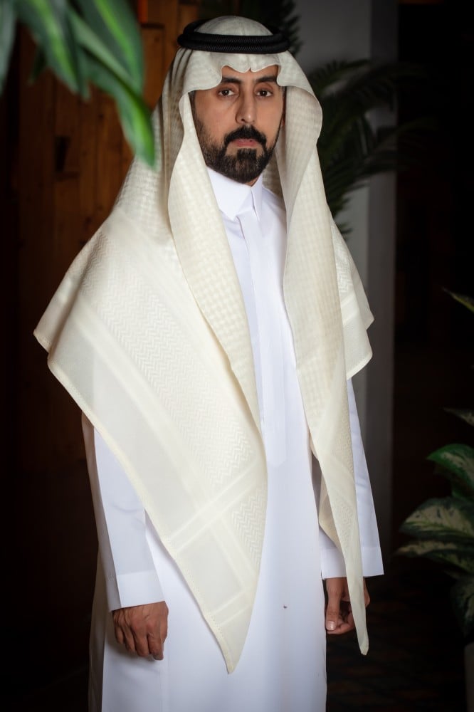 شماغ لون بيج