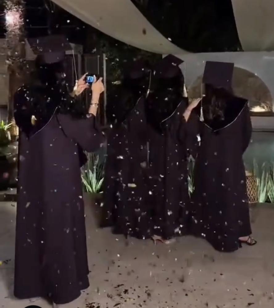 عباية تخرج