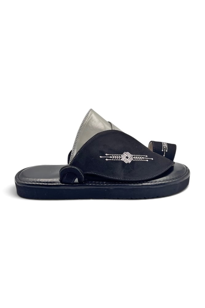 Mens Traditional Saudi Sandals Comfortable Arabic Slippers Black YSC7012 BLK