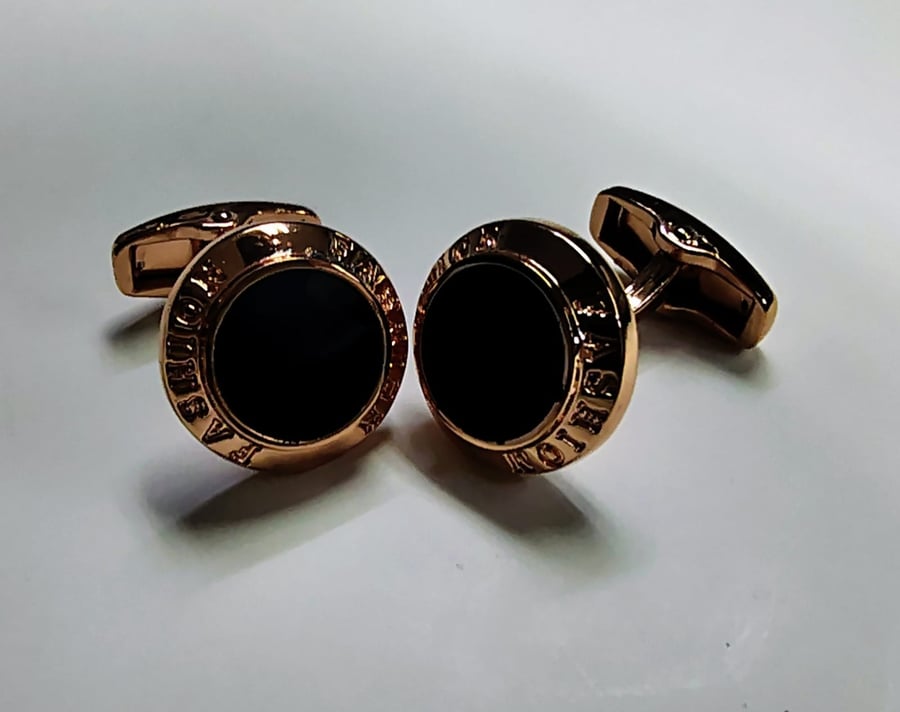 Cufflinks أزرار أكمام