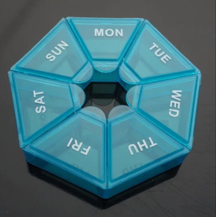 7-Day Pill Organizer with Daily Compartments - Portable Travel Pill Case,منظم حبوب لمدة 7 أيام مع حجرات يومية - حقيبة حبوب سفر محمولة