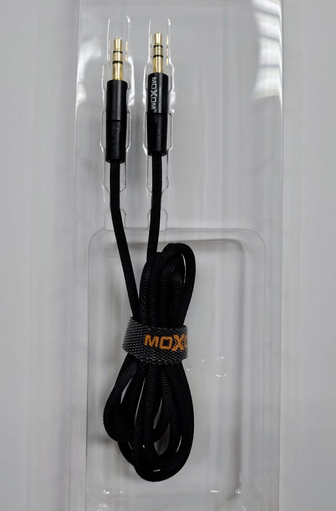 MOXOM AUX Audio Cable Pure Copper Wire 3.5mm كابل صوت MOXOM AUX سلك نحاسي نقي 3.5 ملم