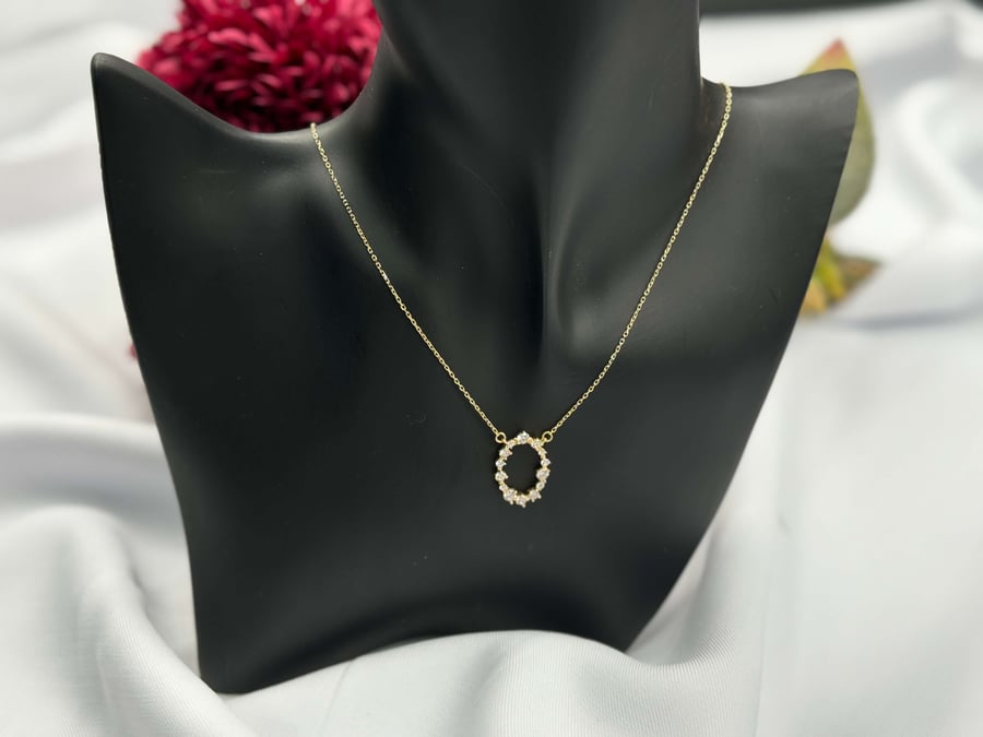 عقد دقة الماس