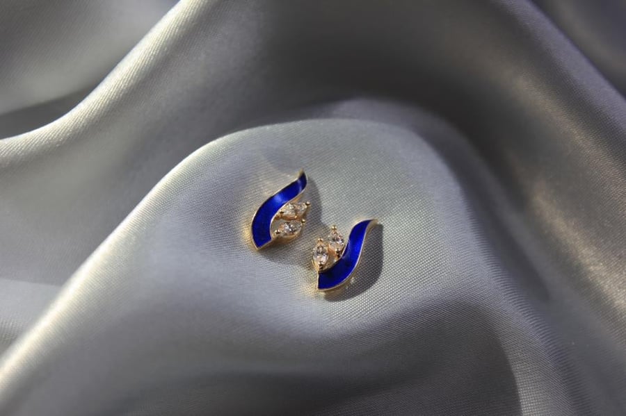 حلق ليونا 18K-Natural Diamond