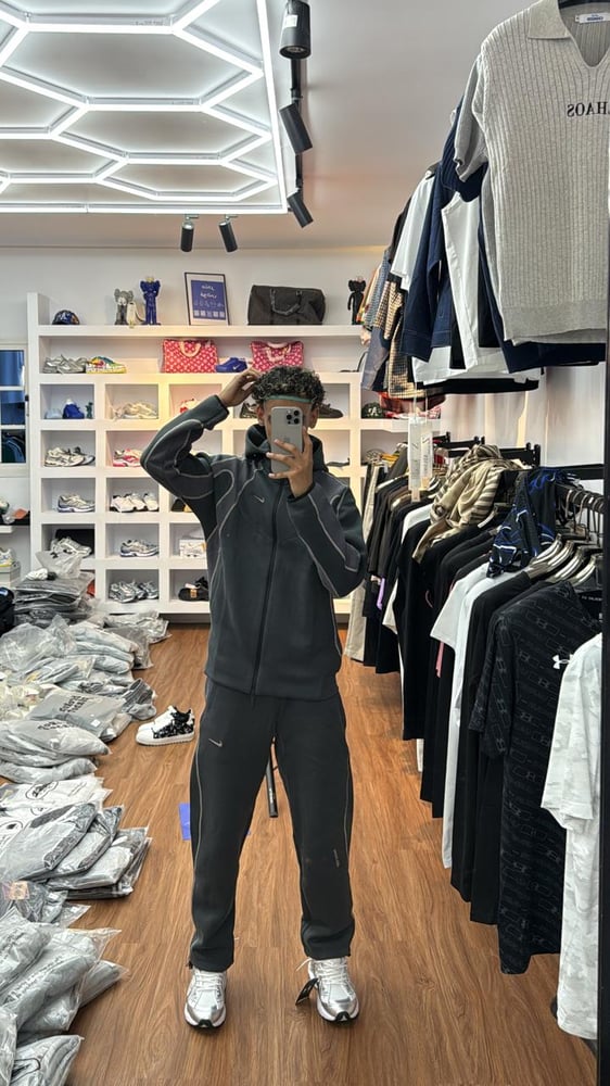 طقم Nike 2027