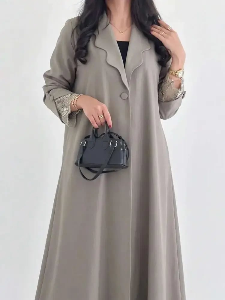 عباية نسائية أنيقة ورومانسية