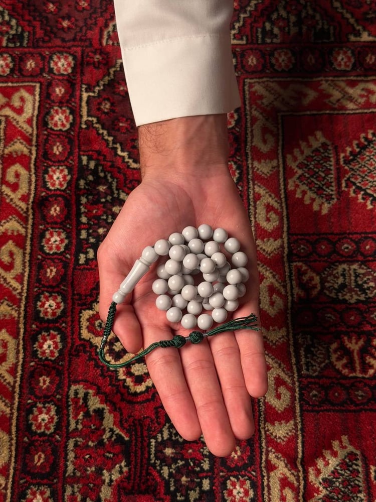 Light gray Fatoran rosary with Karkoush