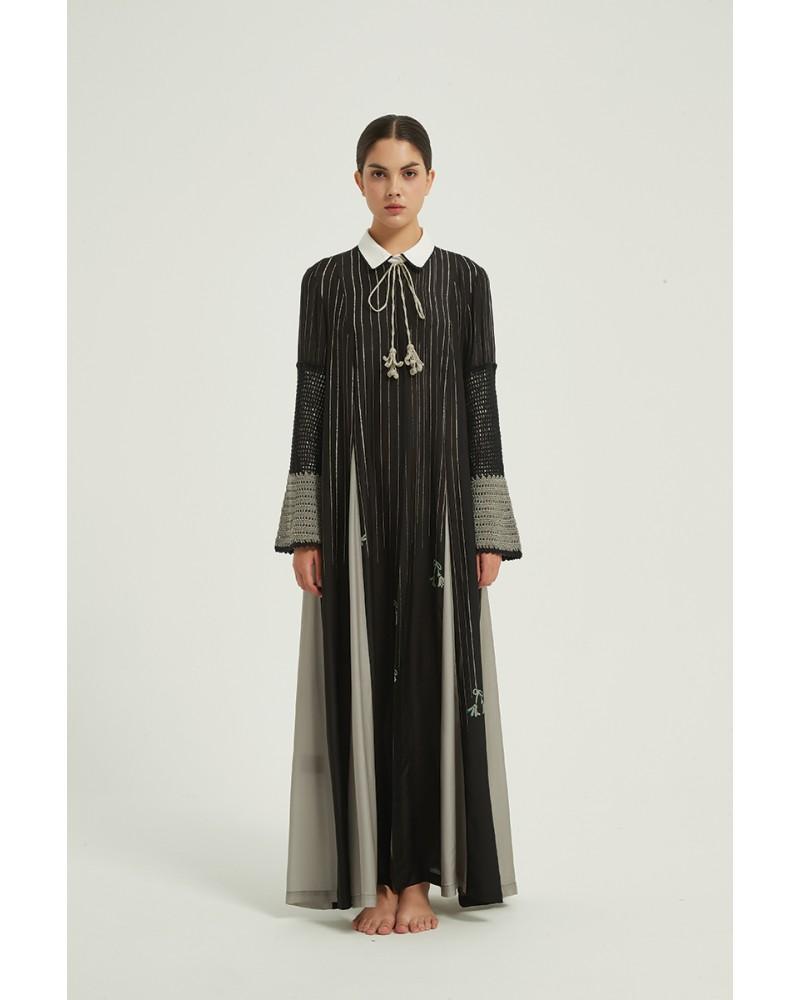 Striped black with beige godets abaya with corchet sleeve