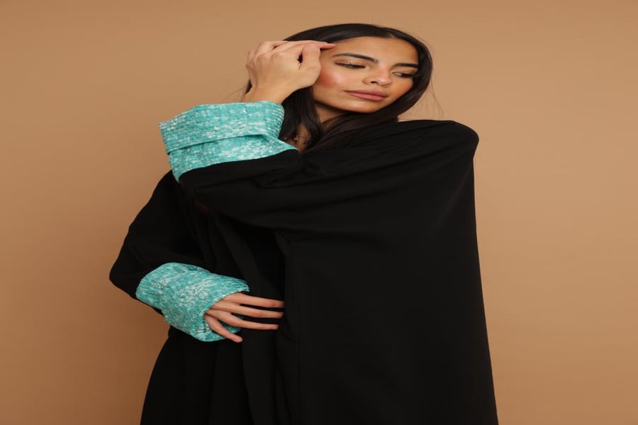 Black Crepe with Turquoise & White Cotton Sleeves ~
