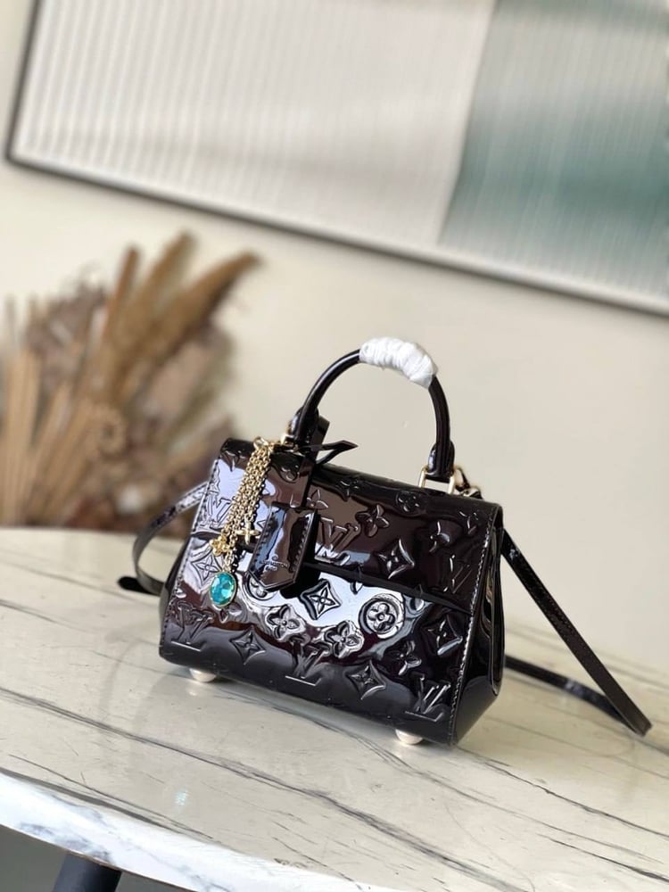 ماستر- شنطة لويس فيتون Louis Vuitton Madeleine BB Monogram Vernis