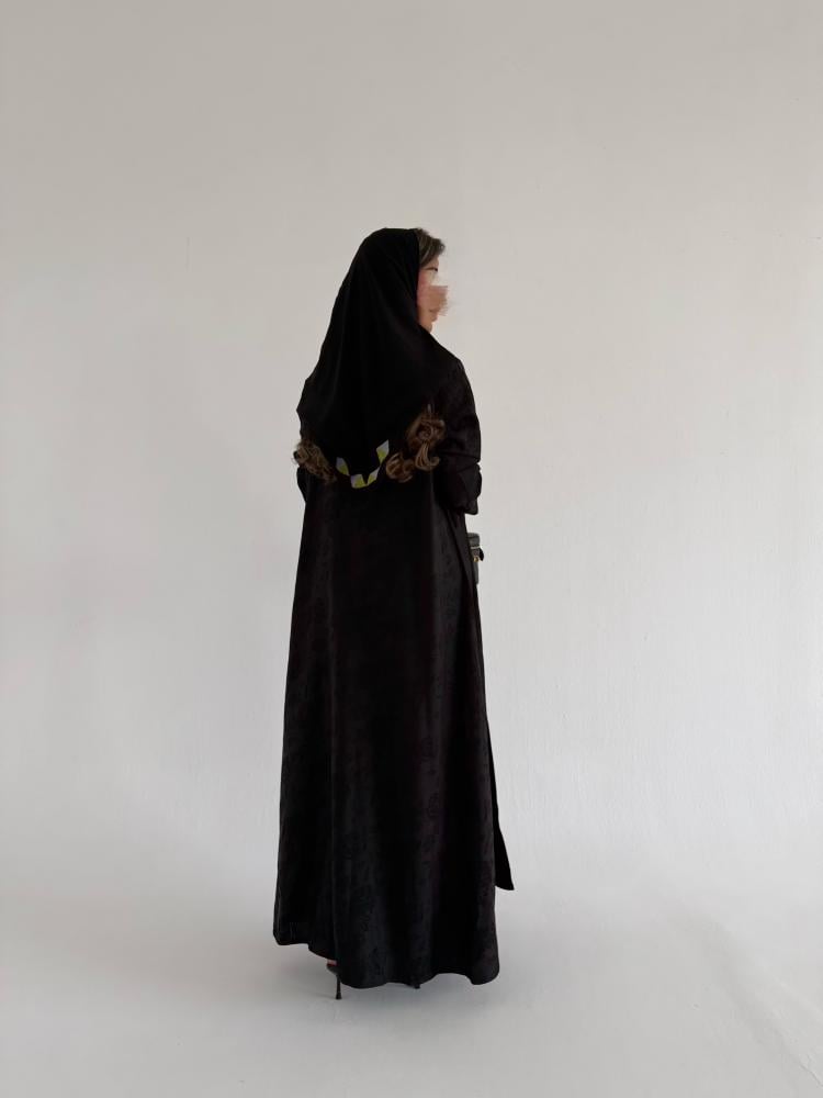 كريب اسود مشجر مع تطريز يدوي