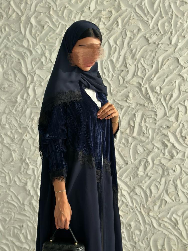 عباية مخمل تكسير مع كريب وكلفة
