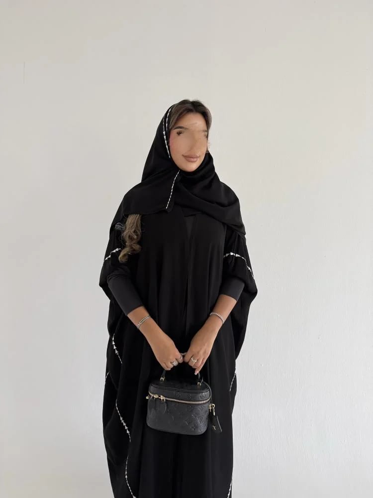 كريب اسود ملكي مع تطريز يدوي