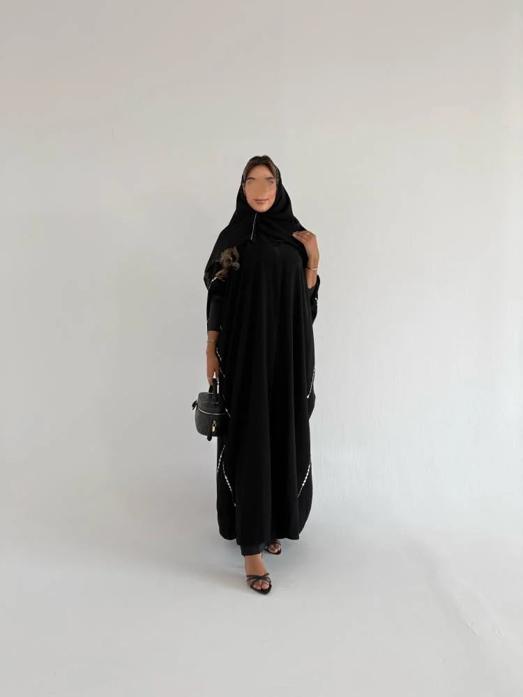 كريب اسود ملكي مع تطريز يدوي