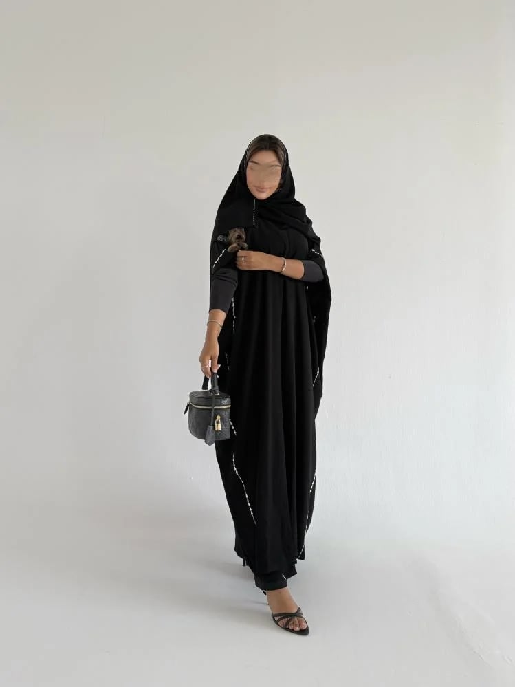 كريب اسود ملكي مع تطريز يدوي
