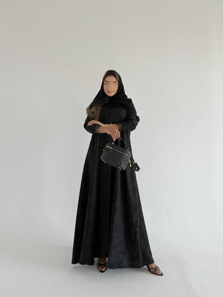 عباية كريب اسود مشجر مع كلفة