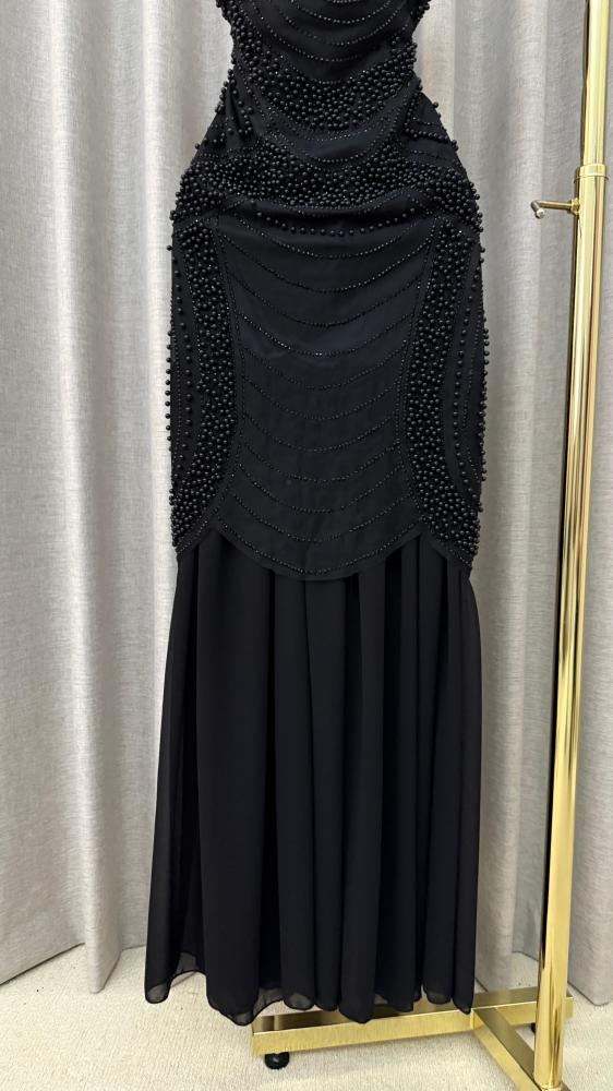 Evening dress with Georgite stones