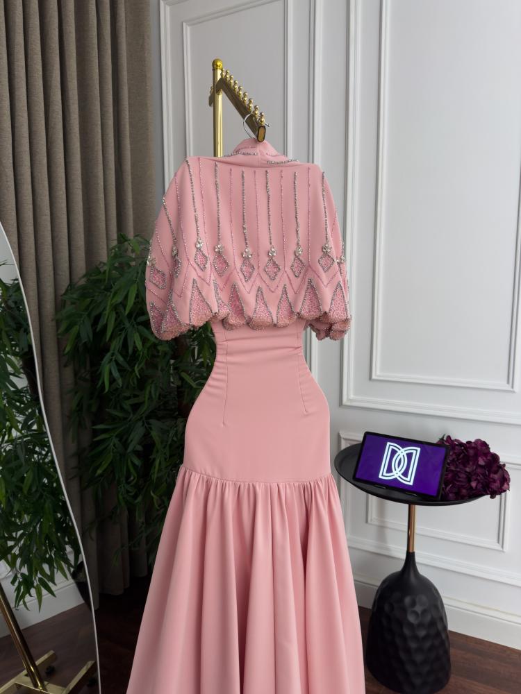 D4 dress