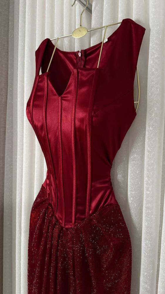 Evening dress with mesh and crystals