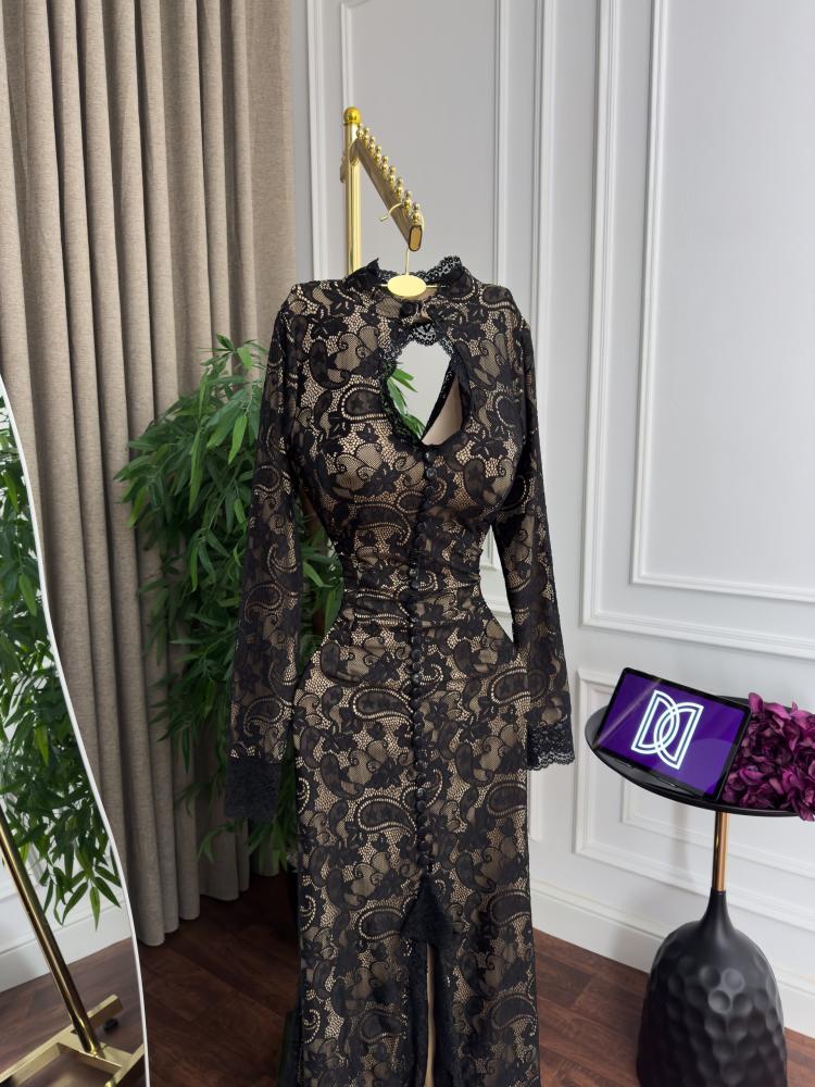 D8 dress