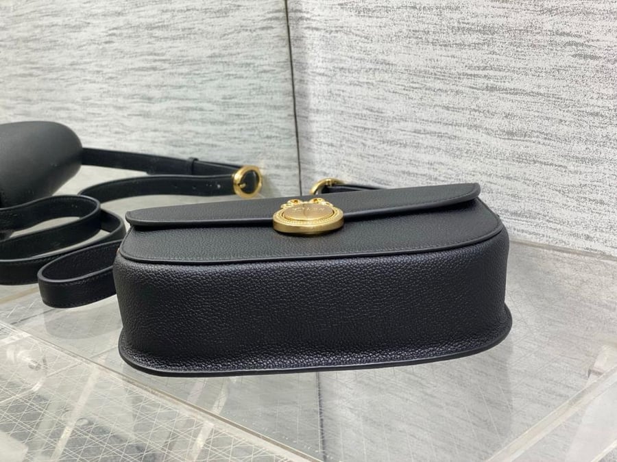 حقيبة ديور ميدايون فلاب – مقاس متوسط  Medium Dior  Médaillon Flap Bag
