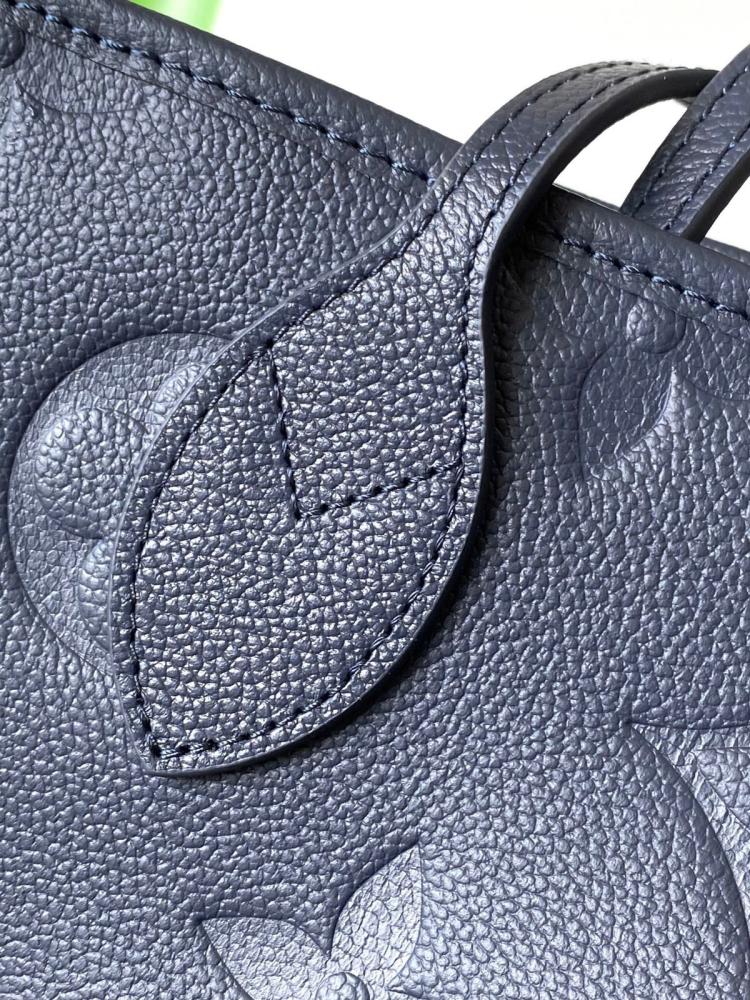 حقيبة Louis Vuitton Neverfull MM