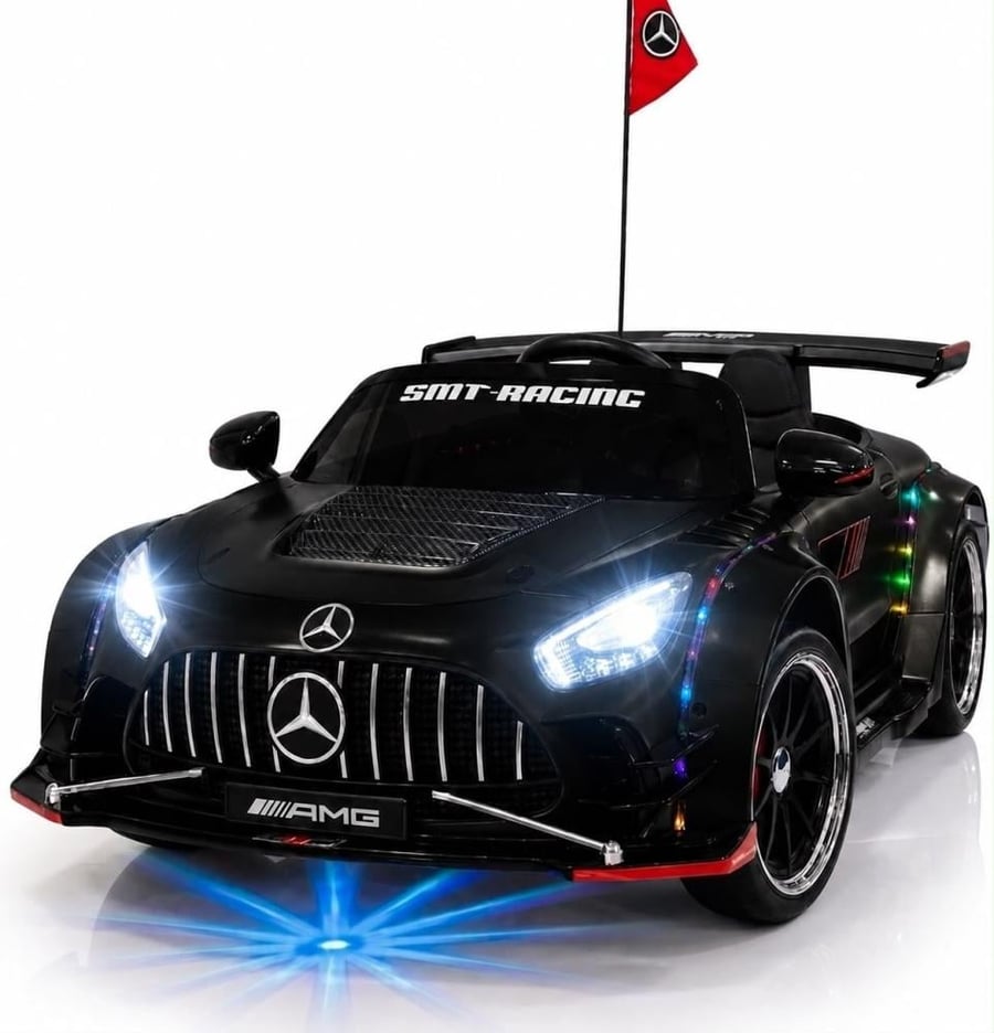 سيارة سباق مرسيدس AMG GT الرياضية