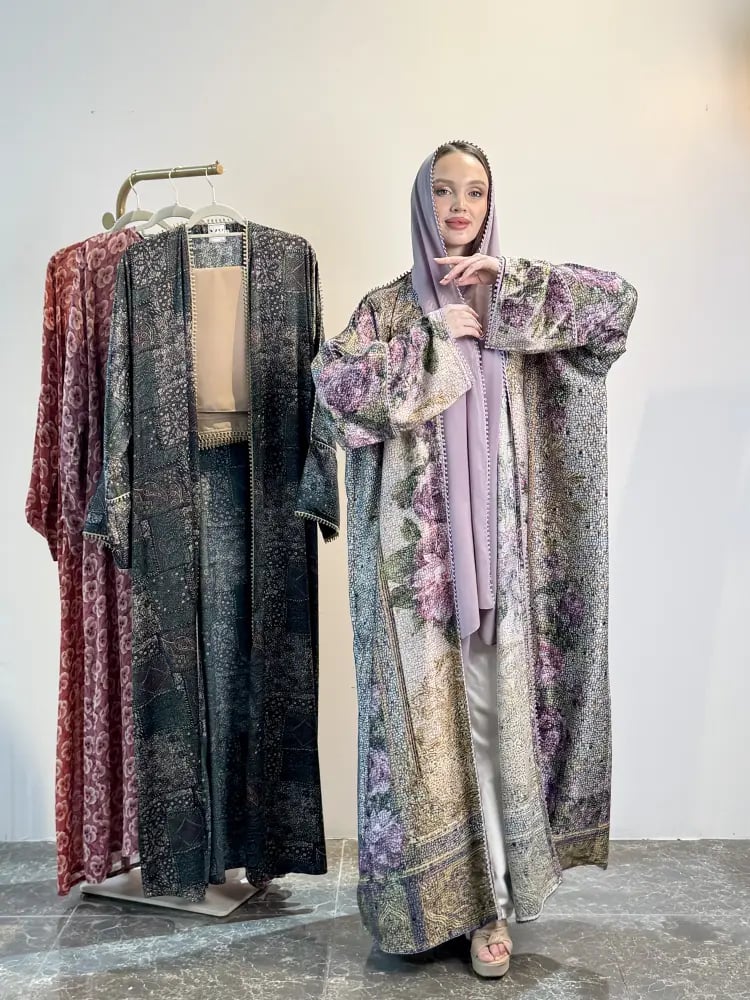 عباية لينين طبيعي مطرزة