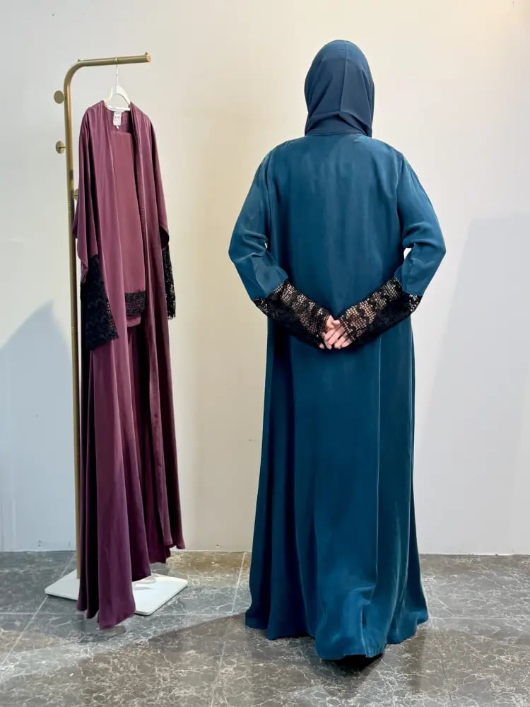 عباية حرير مغسول مشغولة بالجبير والترت