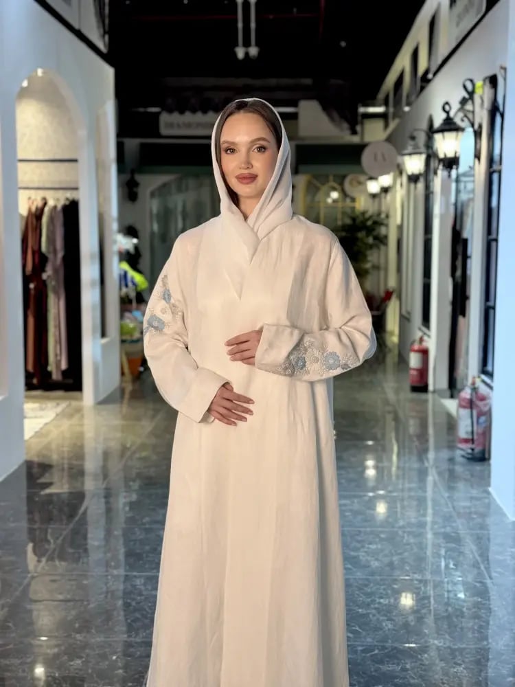 عباية لينين طبيعي مطرزة